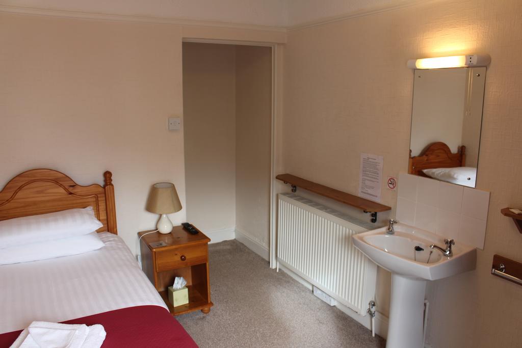 The Tudor Guest House Plymouth Room photo